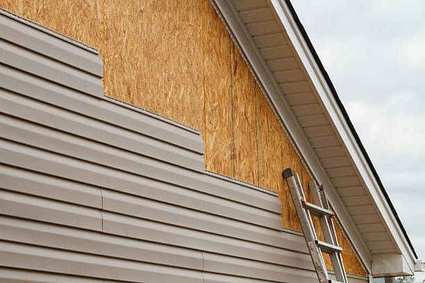Professional Wood Siding technician working in Amanda, OH